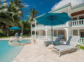 Coral Bay Villas, viešbutis mieste San Pedras