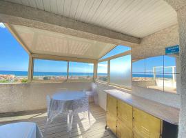 Magnifique maison vue sur la mer avec piscine commune à 800m de la plage, hotel in Fleury