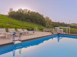 Villa Siveri - private swimming pool - air con, готель у місті Фільїне-Вальдарно
