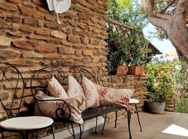 Luxury house with sea view &ndash; hotel w mieście Stintino