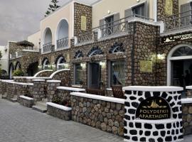 Polydefkis Hotel, hotelli kohteessa Kamari alueella Kamari Beach