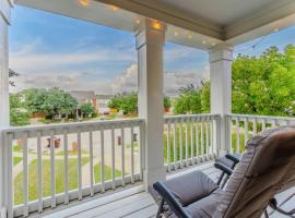 Cozy 2BD/3BA with Balcony/Patio/Free Parking/Fast Wifi! 5min to Downtown Plano!, hotell med parkering i Plano