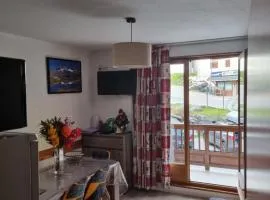 Agréable appartement de 6 pers au pieds des pistes ,wifi gratuit à Saint-Sorlin-d'Arves labelise 3 étoiles au gîte de France