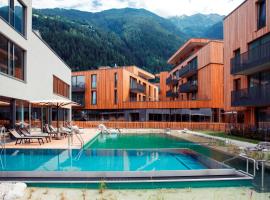 All-Suite Resort Ötztal, hotelli, jossa on uima-allas kohteessa Oetz