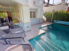 Villa Castano J-A Murcia Holiday Rentals Property，托雷帕切科的飯店