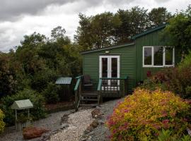 Chalet Skye Garden Accommodation by Interhome: Portree şehrinde bir otel