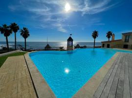 Lux Parede Ocean View, отель в городе Пареде