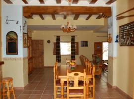 Casa Rural Casas de Alcance, hotel ramah hewan peliharaan di Cofrentes