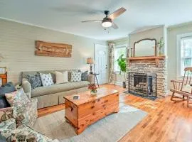 Farmhouse Cottage on 10 Acres Trails On-Site