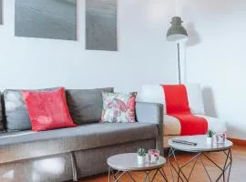 10 min from the Airport-Wifi-Free Parking