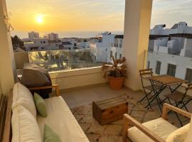 Sunset Ocean View Apartment mit SPA und Parking, hotel sa spa centrom u gradu 'Tarifa'