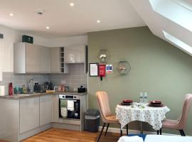 Cambridge Studios and Suites by Tas Accommodations, homestay in Cambridge
