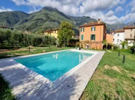 Villa in Apuan Alps with Garden