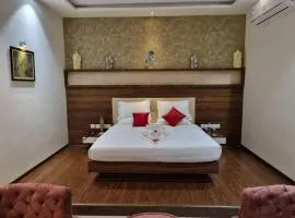 Happys Hotel