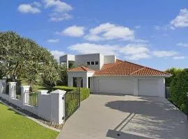 44 Driftwood Drive Castaways Beach