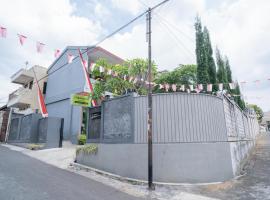 Urbanview Hotel Bubusini Batu by RedDoorz、バトゥのホテル