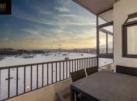 Seafront 4BR APT with mesmerising Balcony & VIEWS by 360 Estates