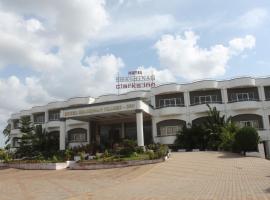 AMOGHRAJ Hotel Shashinag Residency Bijapur، فندق في Arakeri