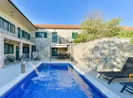 Stone villa Didovi Snovi with heated pool