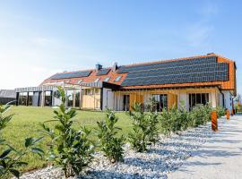 Resort Village Majer - Apartments, Glamping - Slovenia, hotel i Gradac