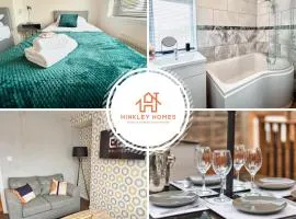 Lovely Refurbished Home - Free Parking-WiFi By Hinkley Homes Short Lets & Serviced Accommodation