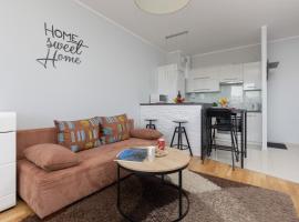Warsaw Young City Apartment by Renters, apartment in Warszawa