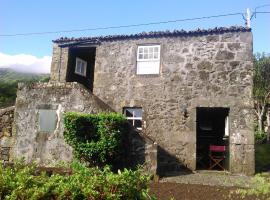 Holiday home in Praínha, Pico, Azores, hótel í Prainha de Cima