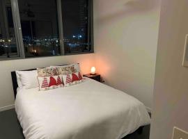 Minimalistic, modern and lovely one bedroom., pet-friendly hotel in Brisbane