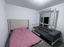 Superbe chambre privée à 25 minutes de La Défense et proche de toutes commodités