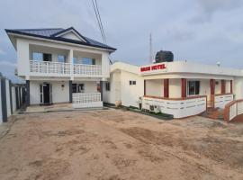 Bassi Hotel, hotel em Takoradi