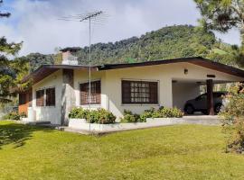 Los Alessandria, cabaña o casa de campo en Cerro Punta