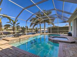 Heated PoolandSpa and Dock Apollo Beach Home on Canal, ξενοδοχείο σε Apollo Beach