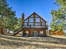 Westcliffe Mountain Retreat with Deck and Grill!, hotel cu parcare din Westcliffe