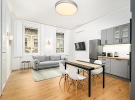 Modern Penthouse in a Century Old Building- 2 BR- AC