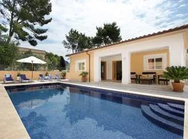 Modern villa 300m from crystal clear coves by Renthousing