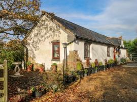Burnt Oak Stables, hotel in Mold