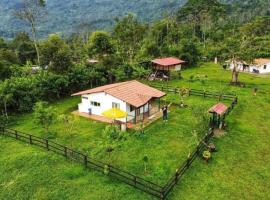 Cabaña Alcaravanes., hotel San Vicente de Chucuríban