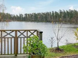 Cozy Home In Bottnaryd With Lake View