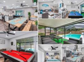 Stunning Heated Pool House Close to Tampa, hotel in Seffner