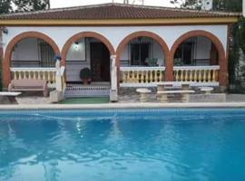 VILLA CUQUI, hotel con piscina en Antequera