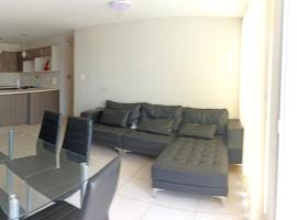 Apartamento duplex, con terraza y vista de Chiclayo, alojamiento con cocina en Chiclayo