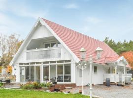 Awesome Home In Djurhamn With Kitchen, holiday home in Djurhamn