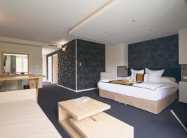 Les Suites - Konine 4 - Hotel & Bar & Restaurant, hotel a Montceau-les-Mines