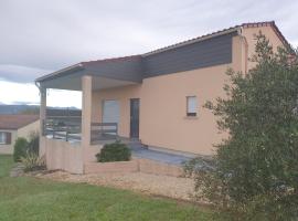 Domaine le licou, hotel with pools in Potelières