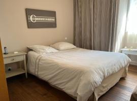Chambres au calme chez l'habitant – tani hotel w mieście Les Sorinières