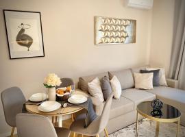 Business & Family Apartment for 6 Guests with Free Parking