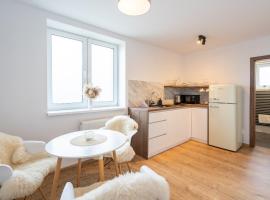 Apartm&aacute;ny Oravskie, hotel con estacionamiento en Zuberec