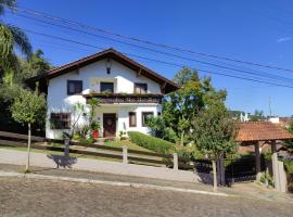 Hospedaria Hartmann Haus, apartamento em Treze Tílias