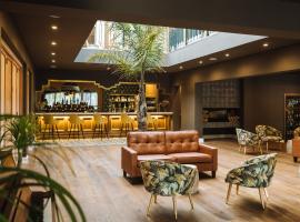 The Hawthorn Boutique Hotel, hotel di George
