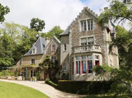 Manoir de Truhelin, à 2 pas du Golfe du Morbihan, hotelli kohteessa Arradon